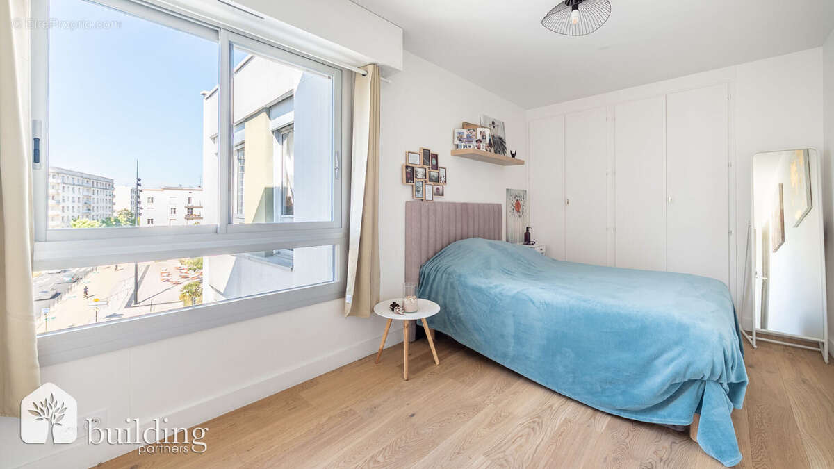Appartement à COURBEVOIE