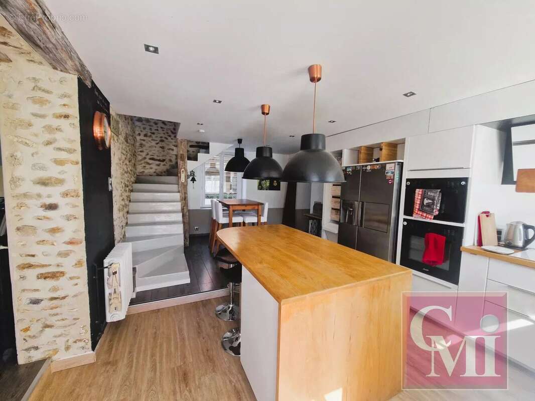 Maison à BRUYERES-LE-CHATEL