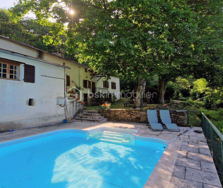 Maison à SAINT-JEAN-DU-BRUEL