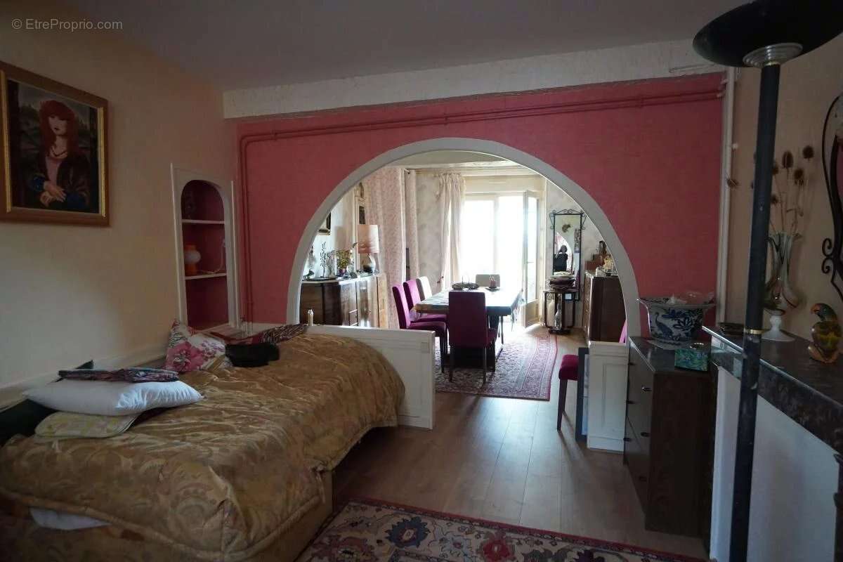 Maison à ALISE-SAINTE-REINE