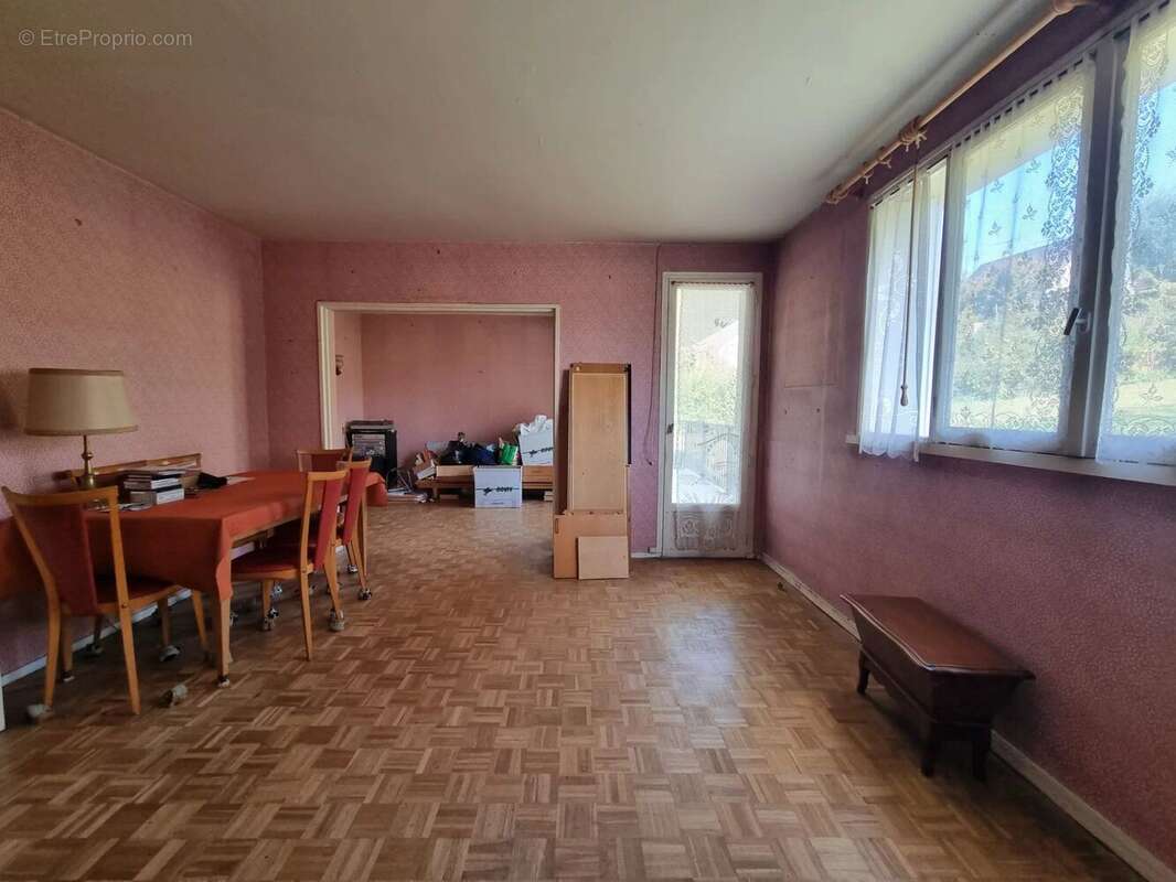 Appartement à BEYNES