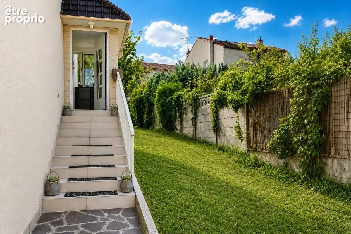 Maison de 5 pièces de 106 m² avec jardin ensoleillé - photo 5