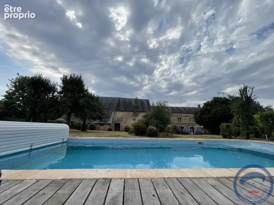 Maison en pierre de 189 M2, un Hangar de 600 m2 ,piscine, sauna au prix de 388 500 FAI. - photo 26