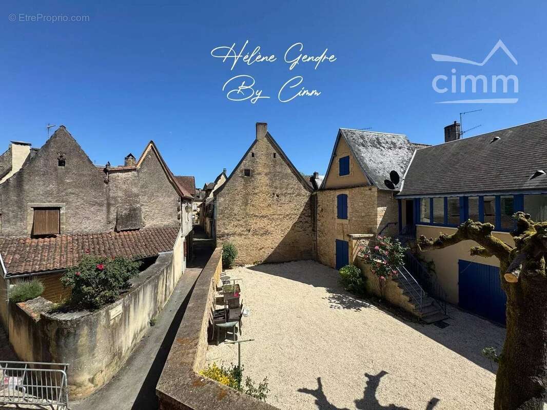 Authentique maison en pierre de ville au coeur du quartier historique - photo 14