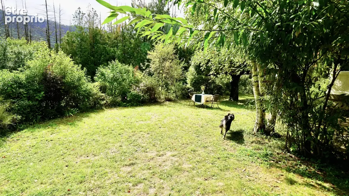ANNECY - Demeure du 19ème nichée dans un parc de 2 400 M2 - photo 4