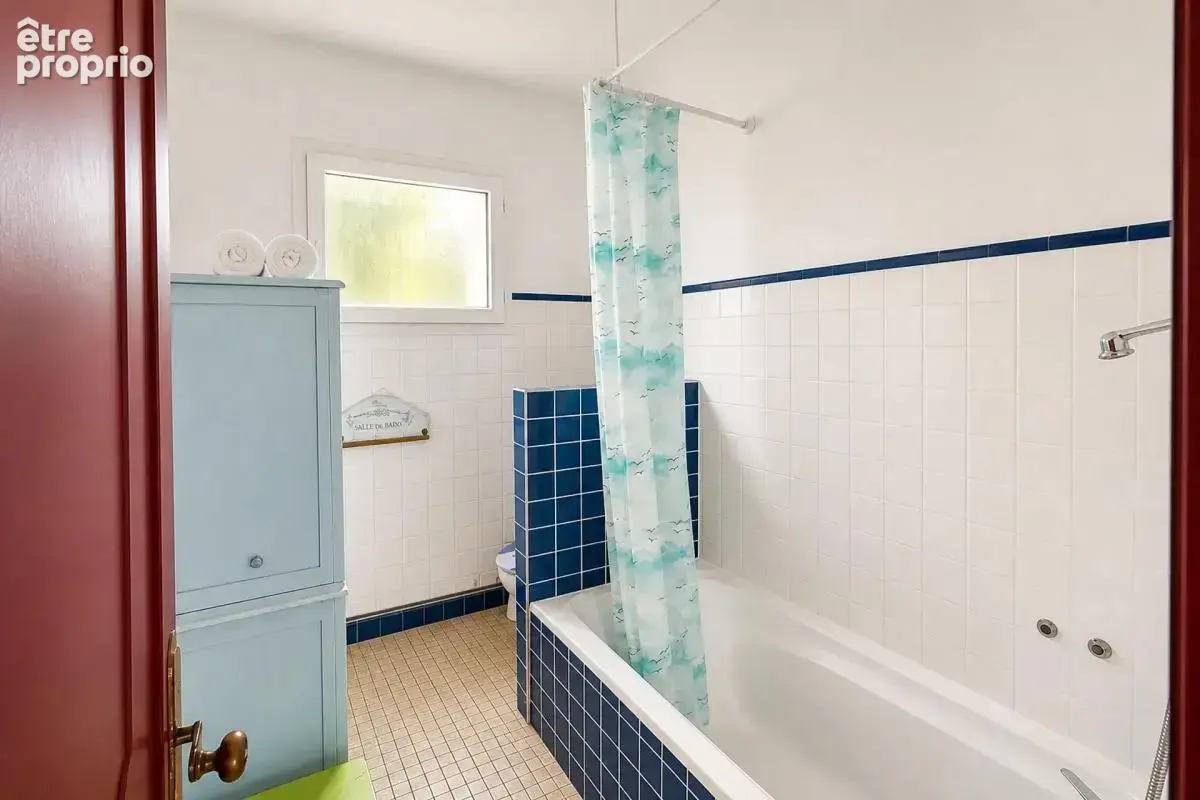 Maison de 6 pièces de 166 m² à Jau-Dignac-et-Loirac - photo 6