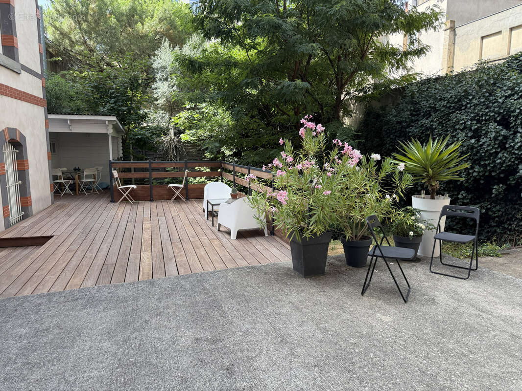 Clermont Hyper centre rue Blatin T2 de 57 m2 refait neuf, magnifique 1 chambre 184900€ FAI - photo 2