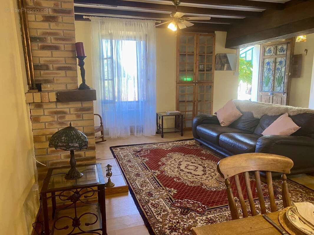 Jolie maison en pierre avec terrain et grange - photo 5