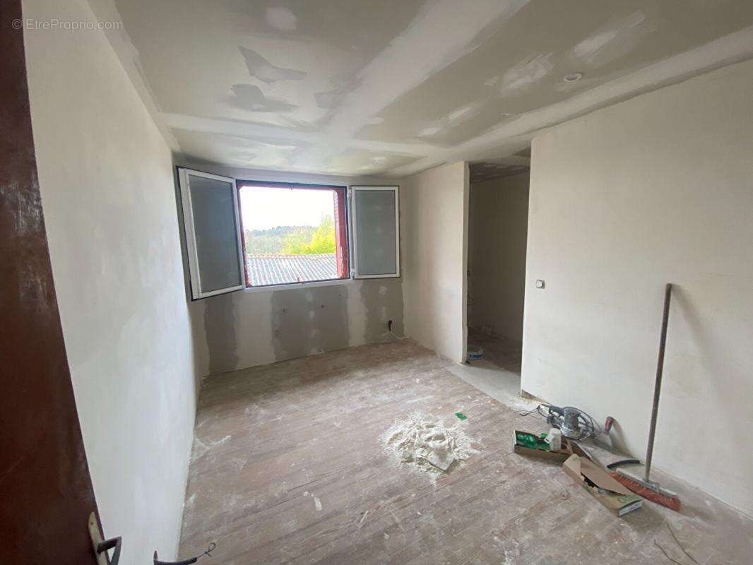 Maison à Doulezon, proche Gensac 152 m2, 4 chambres, dépendance et jardin - photo 12