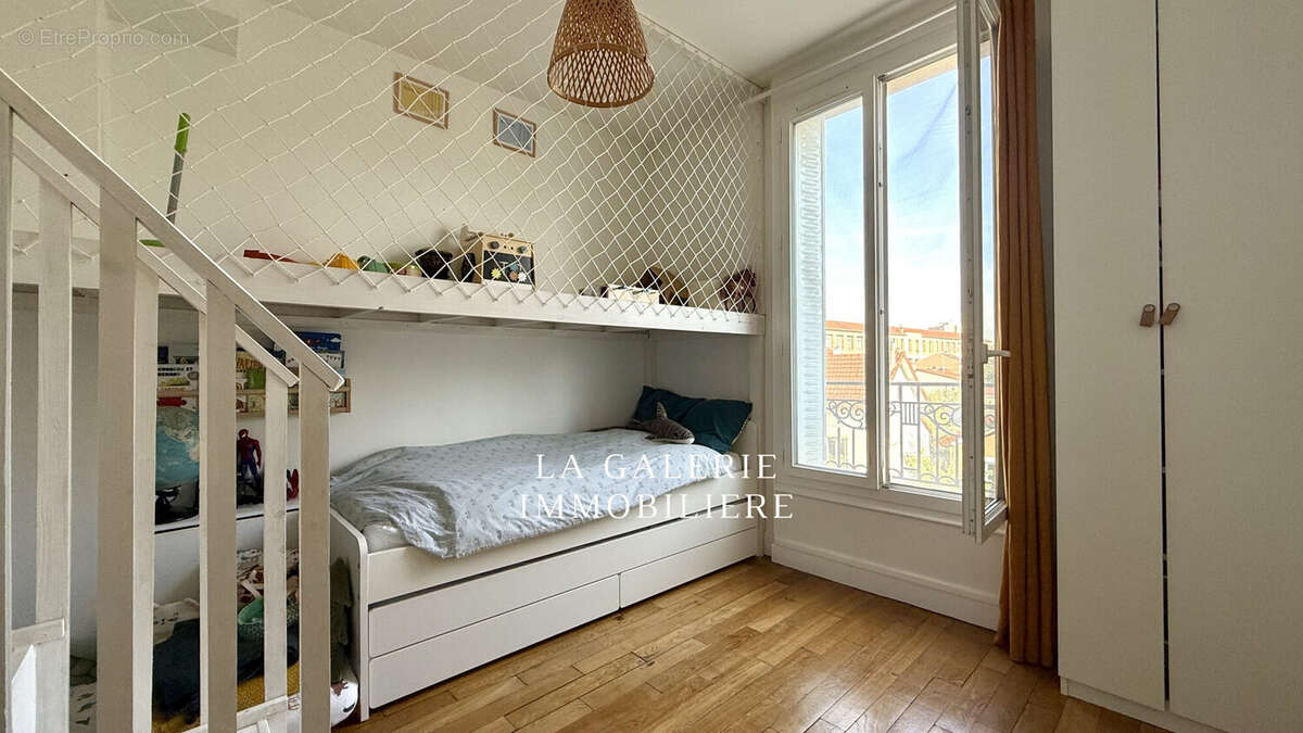 Appartement à NANTERRE
