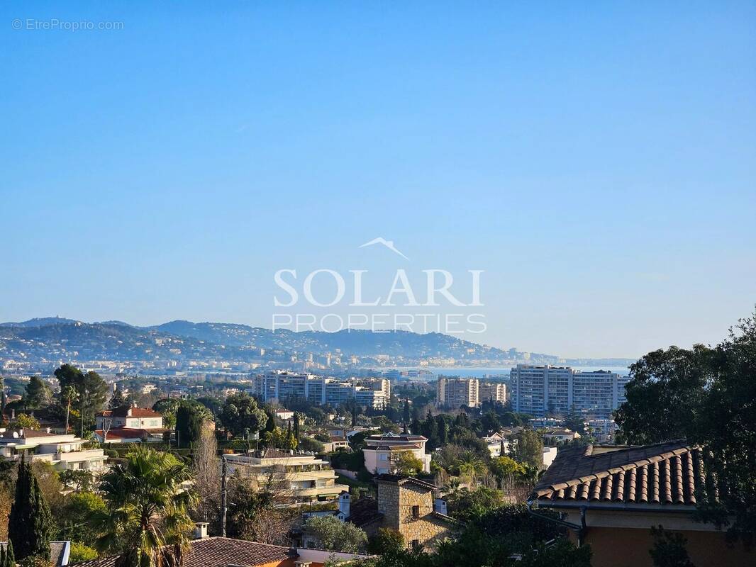 Appartement à MANDELIEU-LA-NAPOULE