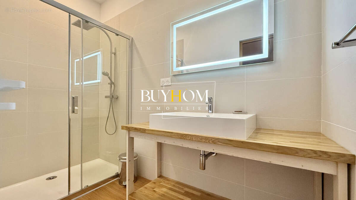 Maison à L'ISLE-SUR-LA-SORGUE