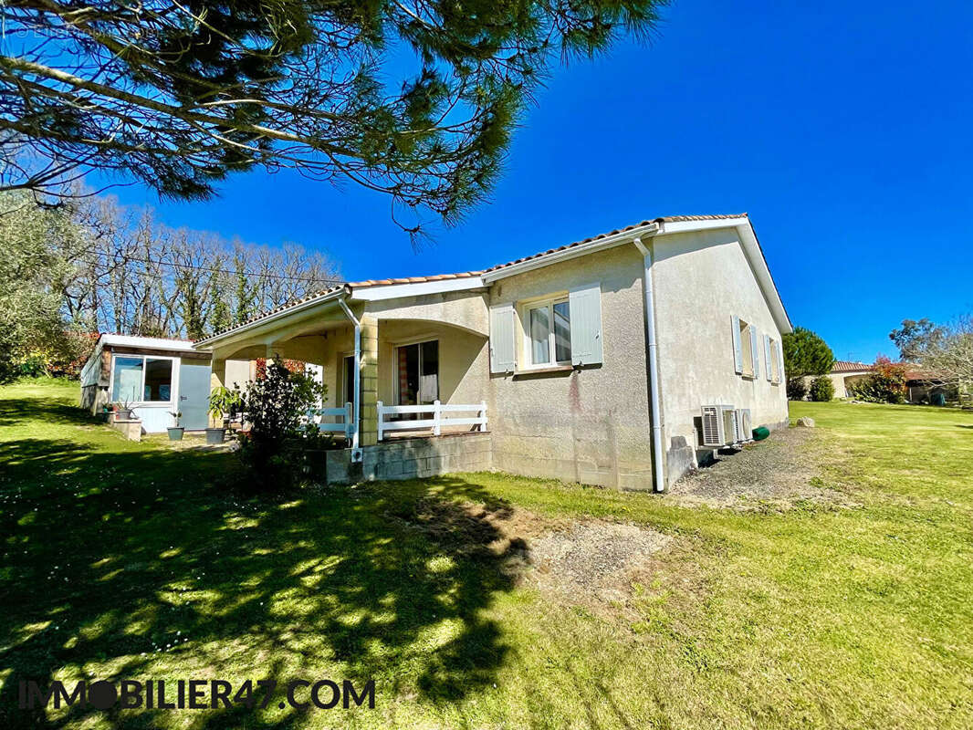 Maison à SAINT-HILAIRE-DE-LUSIGNAN