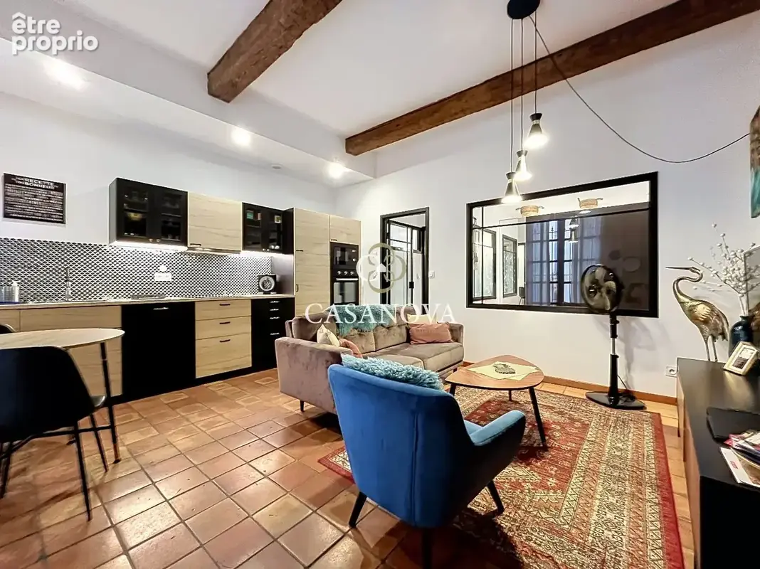 PEZENAS  Charme de l'ancien et rénovation de qualité au cur du centre historique - photo 3