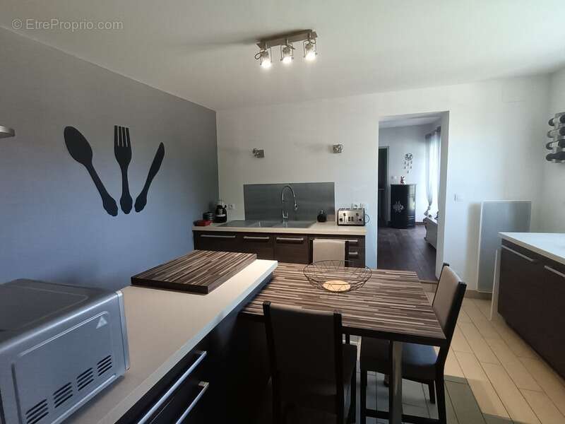 Maison à SAINT-MARTIN-LACAUSSADE