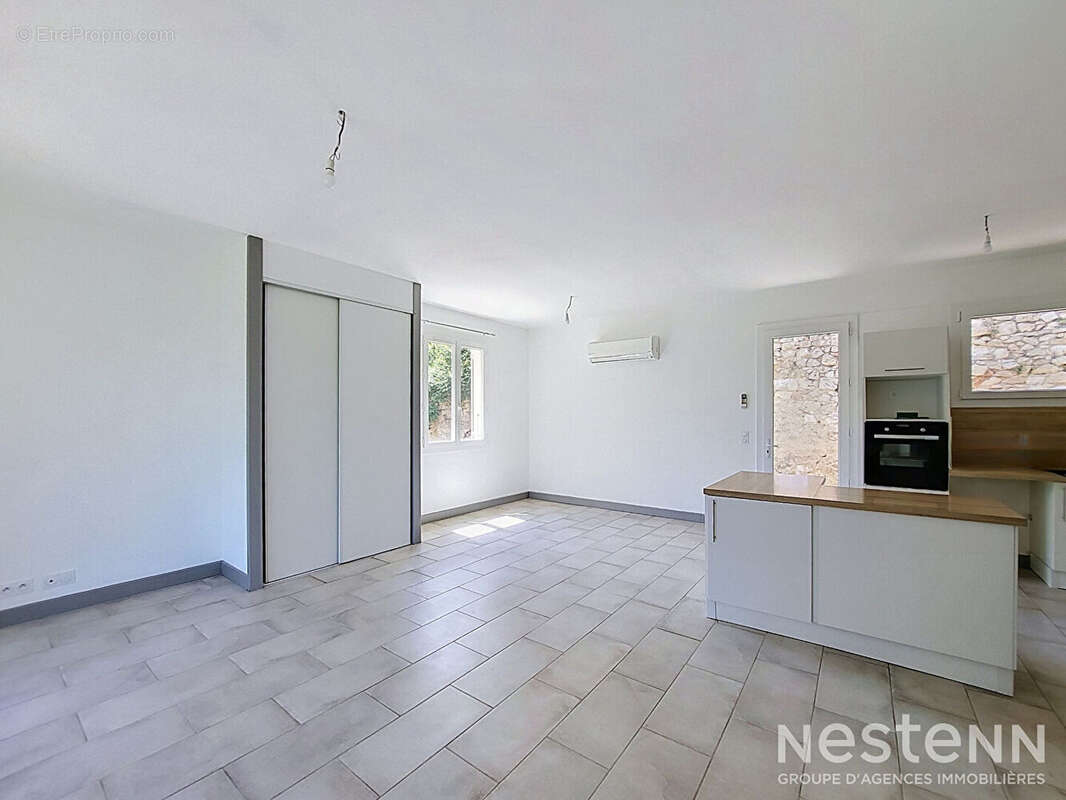 A Vendre Maison de 80 m² sur sous-sol de 68 m² avec garages et jardin proche du centre de Condom - photo 6