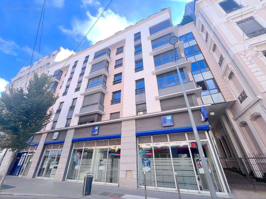   - Appartement à LYON-3E