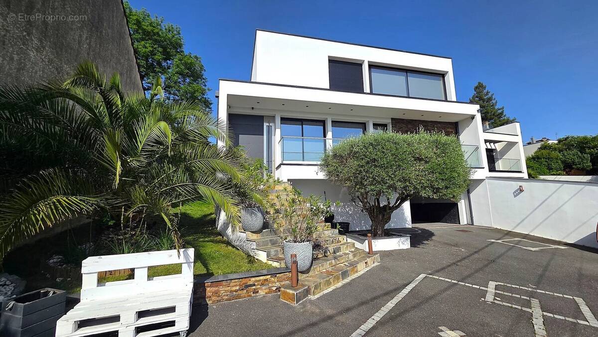 Maison à VILLEVAUDE
