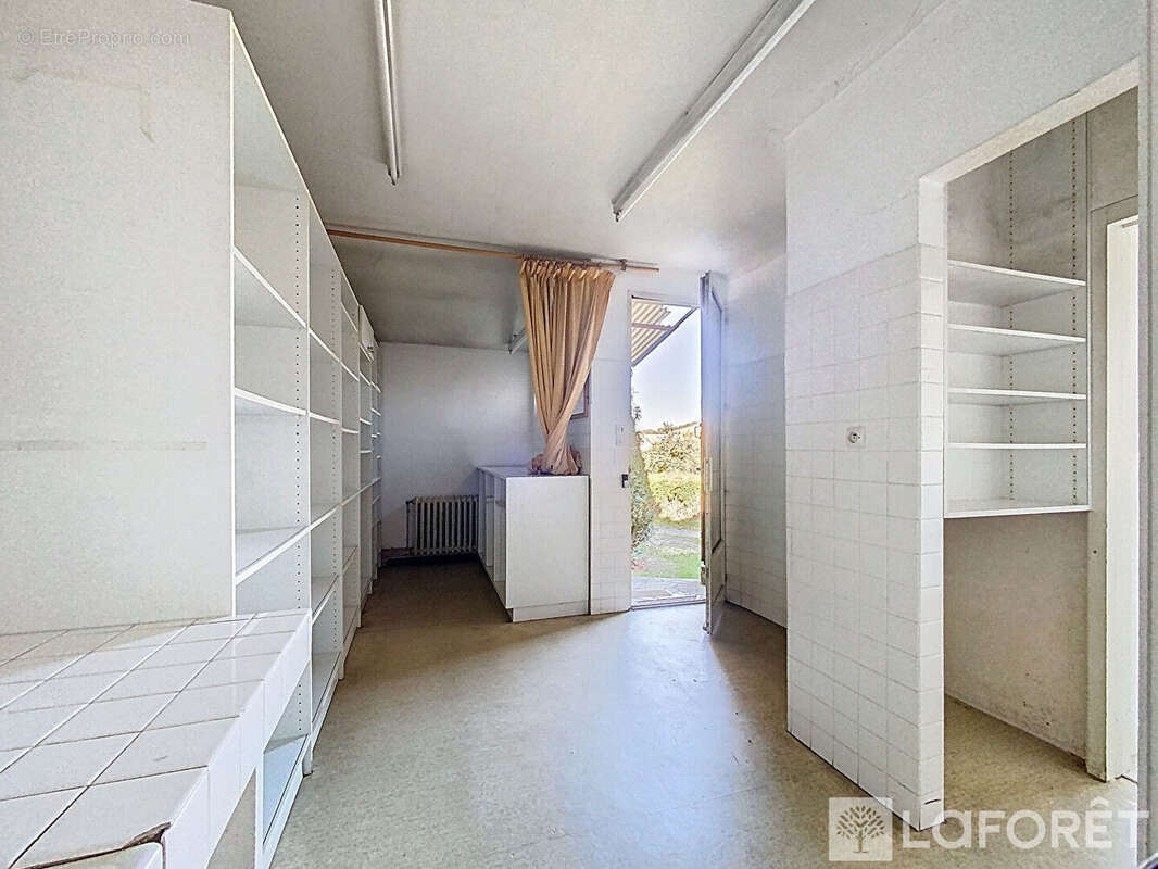 Commerce à LA ROMAGNE