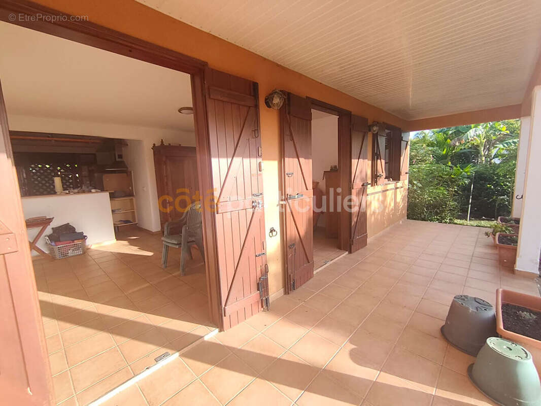 Maison Le Moule 4 pièce(s) sur un terrain de 1130m2 Clôturé - photo 2