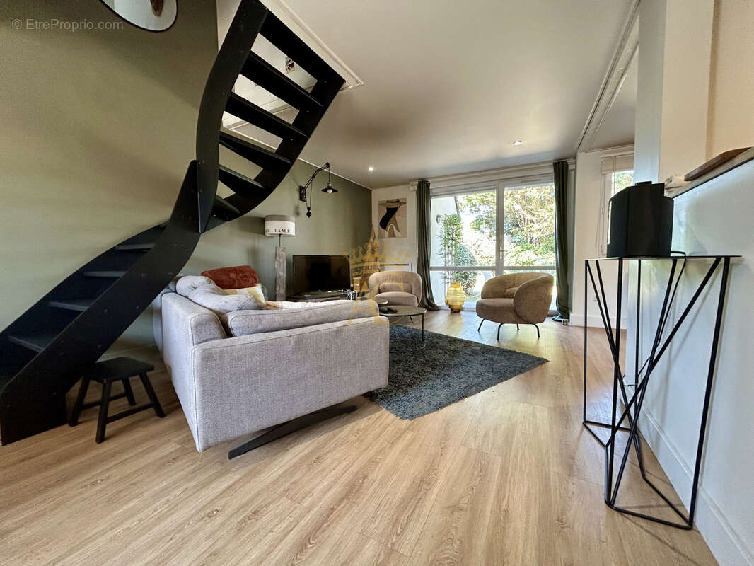 West Green   Exceptionnelle maison familiale en triplex avec vue sur le lac - photo 4