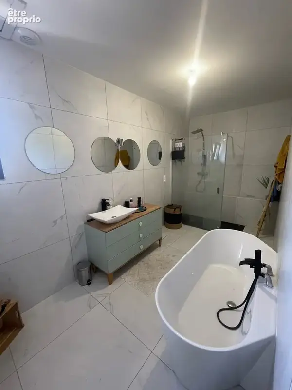 À vendre à Troyes, maison contemporaine de 149m2, 4 chambres, piscine, terrain de 571m2. - photo 11