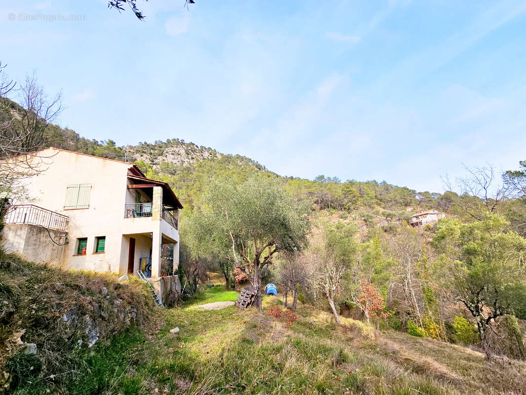 Maison à ROQUESTERON