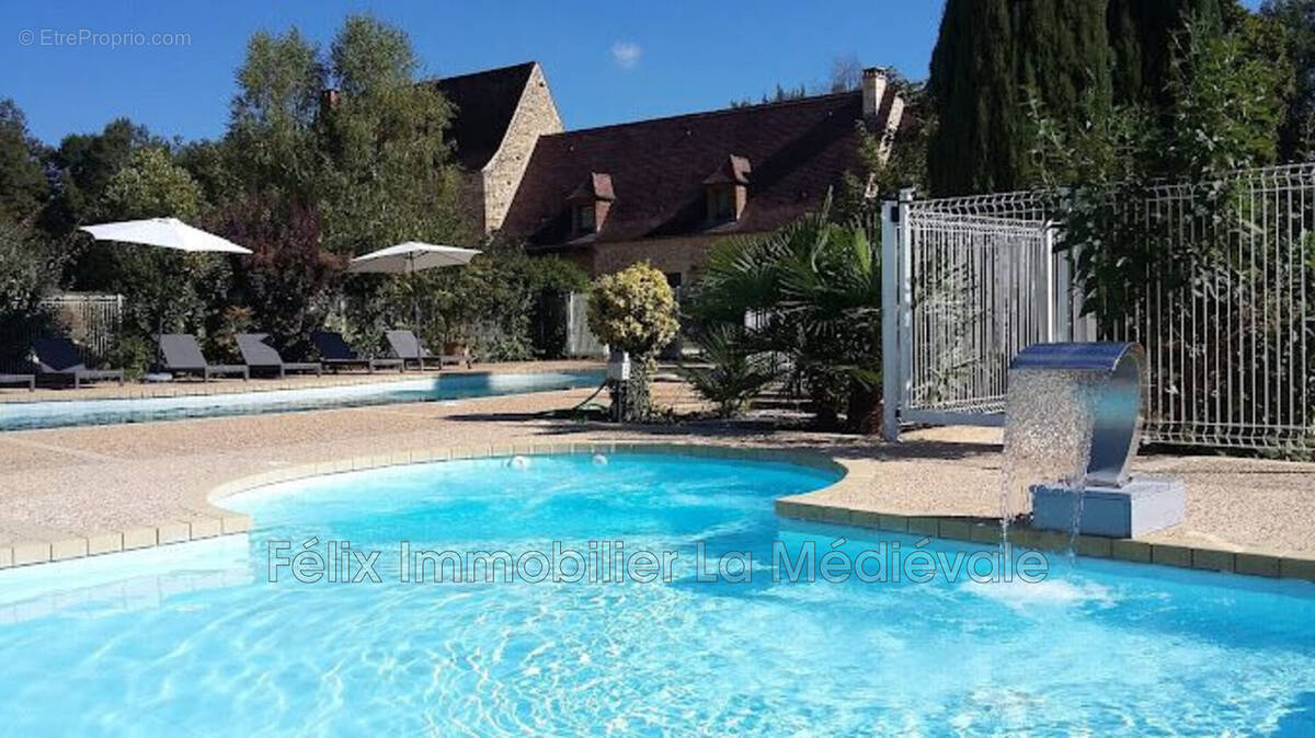 Maison à SAINTE-NATHALENE