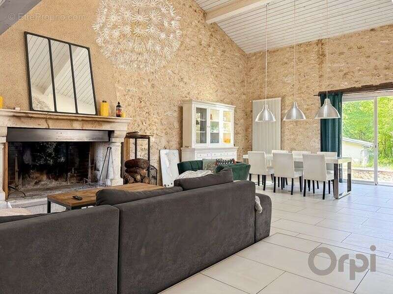 Maison à SAINT-CLAR