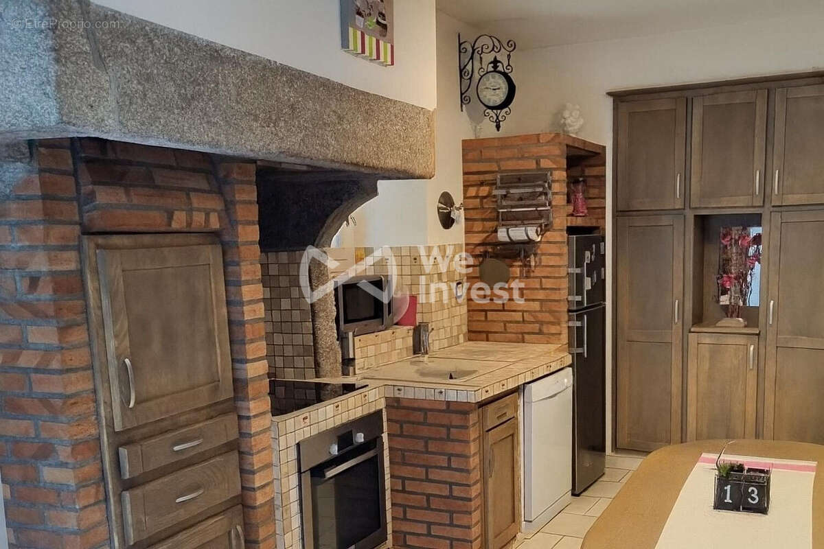 Maison 195 m² à Montsurs  - photo 2
