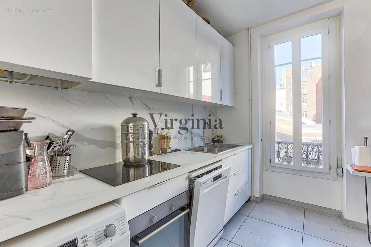 Appartement à CHARENTON-LE-PONT