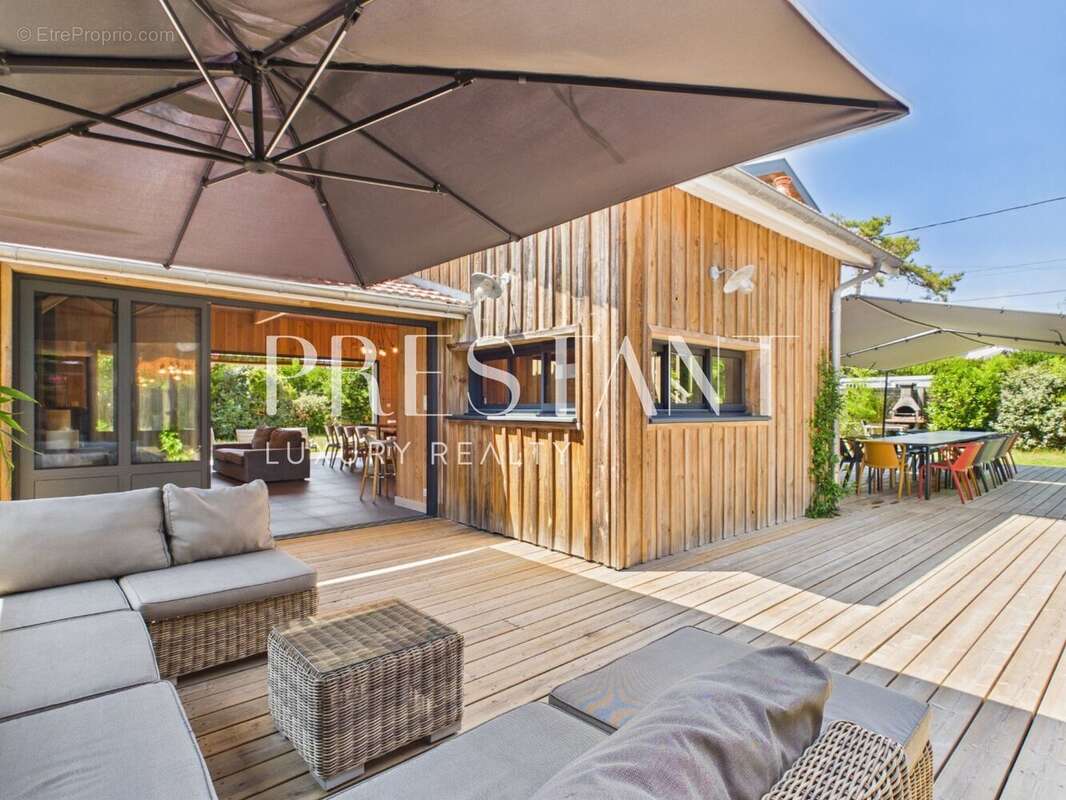 CAP FERRET  À deux pas de la jetée de Bélisaire : L'art de vivre « tout à pied » dans un quartier très recherché - photo 10
