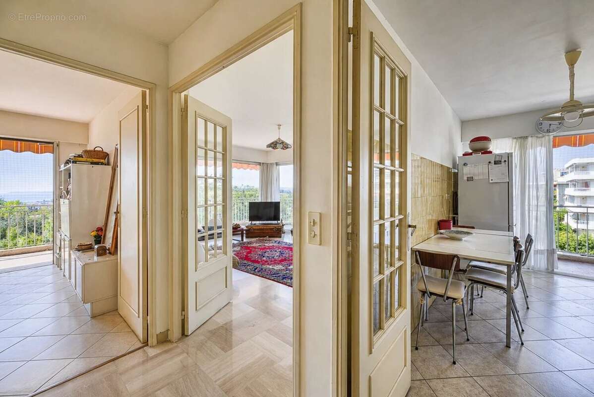 Appartement 3 pièces vue mer dégagée avec terrasse de 24m2 – Corniche Fleurie, Nice - photo 3