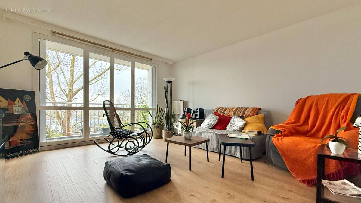 Appartement à CORBEIL-ESSONNES