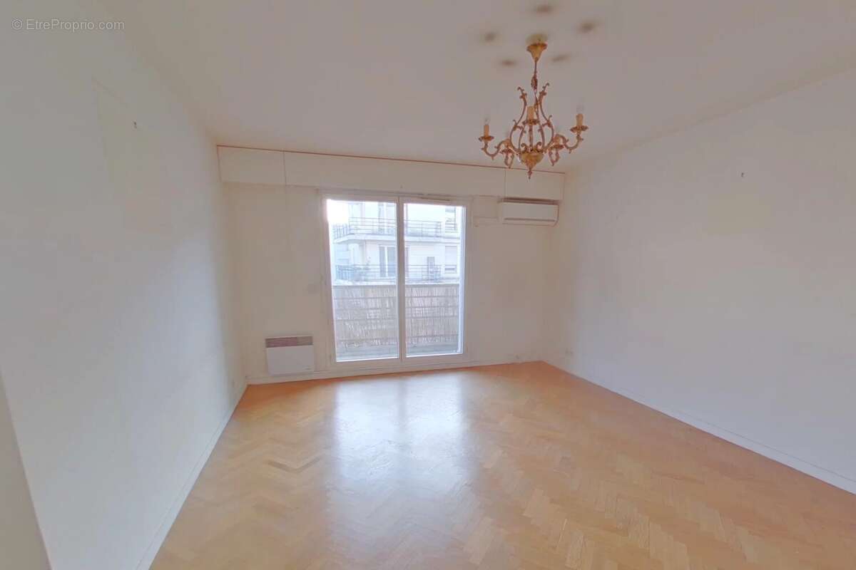 Appartement à PARIS-19E