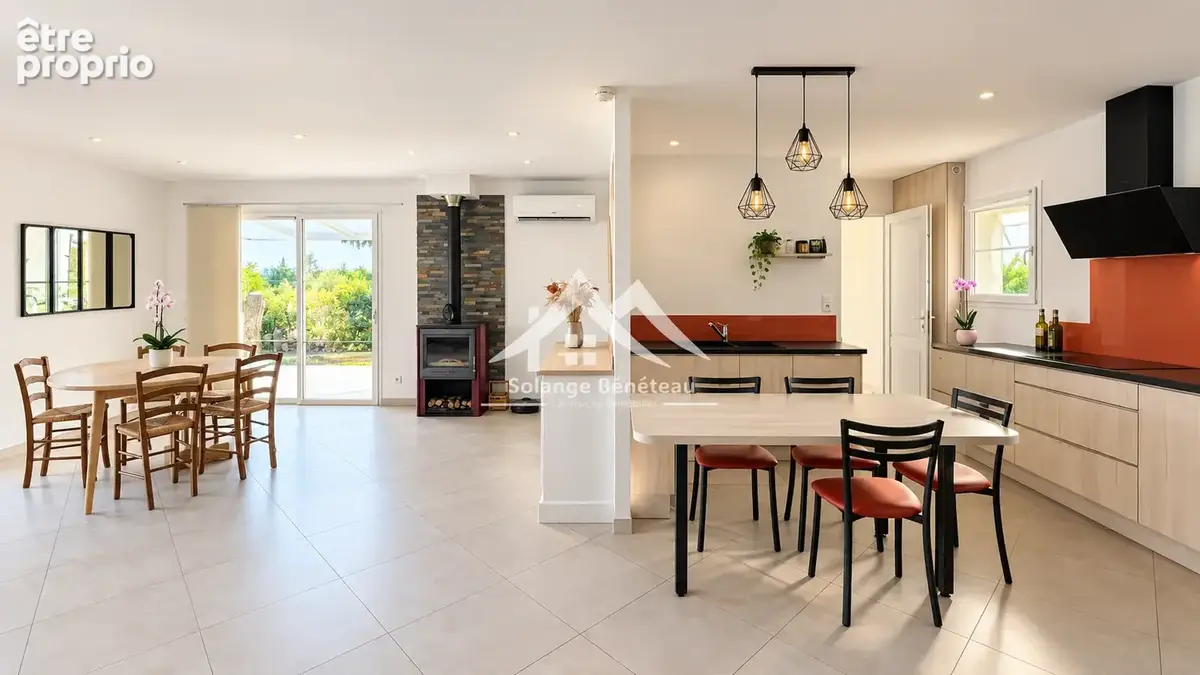 Villa familiale de plain pied avec piscine, dépendances et vaste espace de vie - photo 6