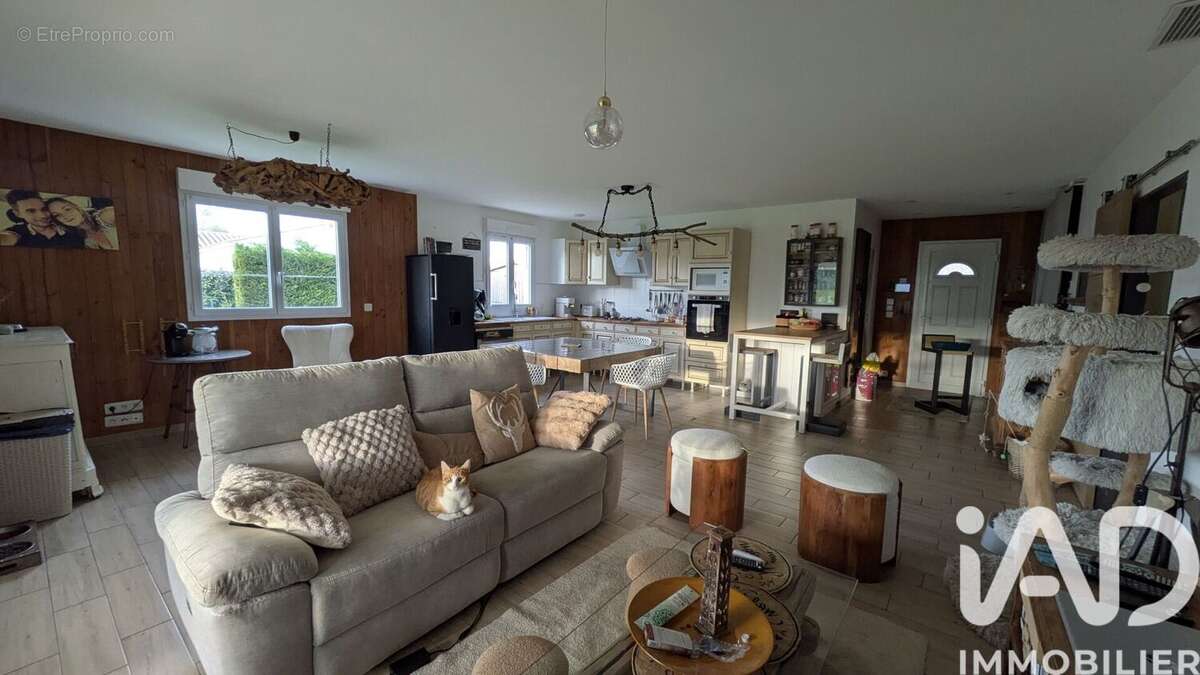 Photo 4 - Maison à LA RONDE