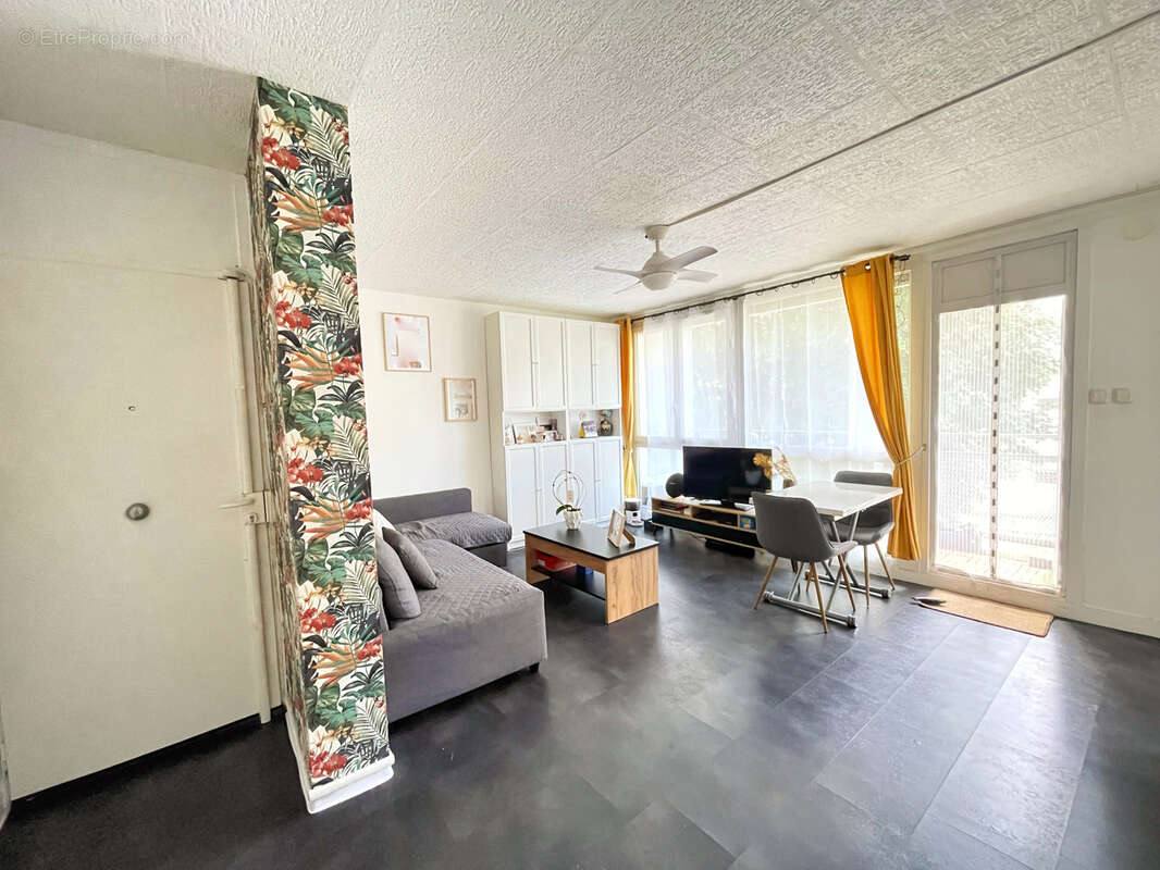 Appartement à OULLINS