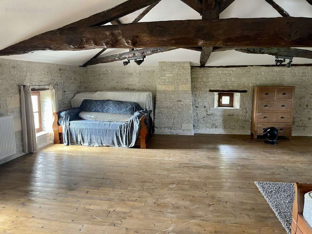 Maison à AUTHON-EBEON