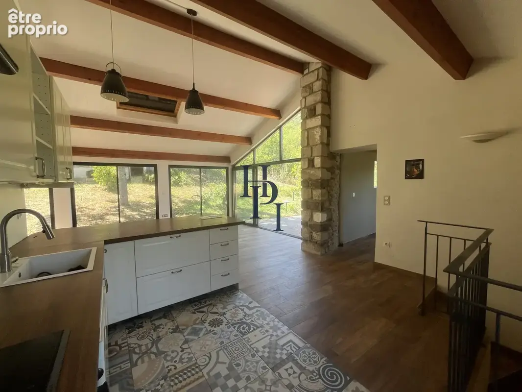Saint Affrique, Vente maison rénovée avec terrain attenant. - photo 5