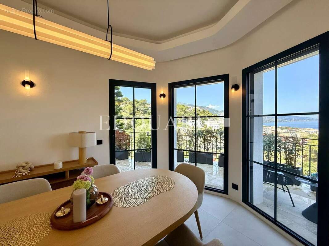 Superbe villa contemporaine avec piscine, une oasis de lumière au cœur de Roquebrune Cap Martin - photo 4