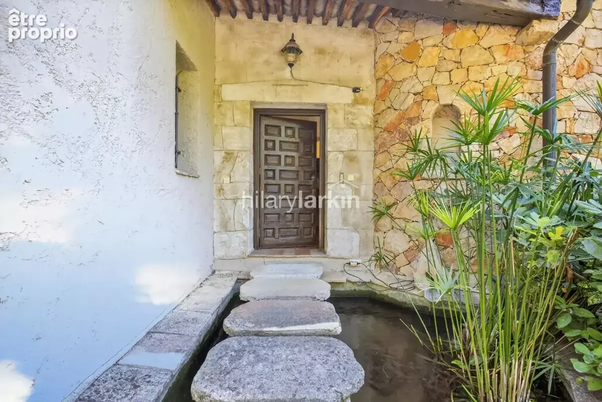 Villa plain-pied avec mazet en pierre et piscine – À pied du village de Mougins - photo 21