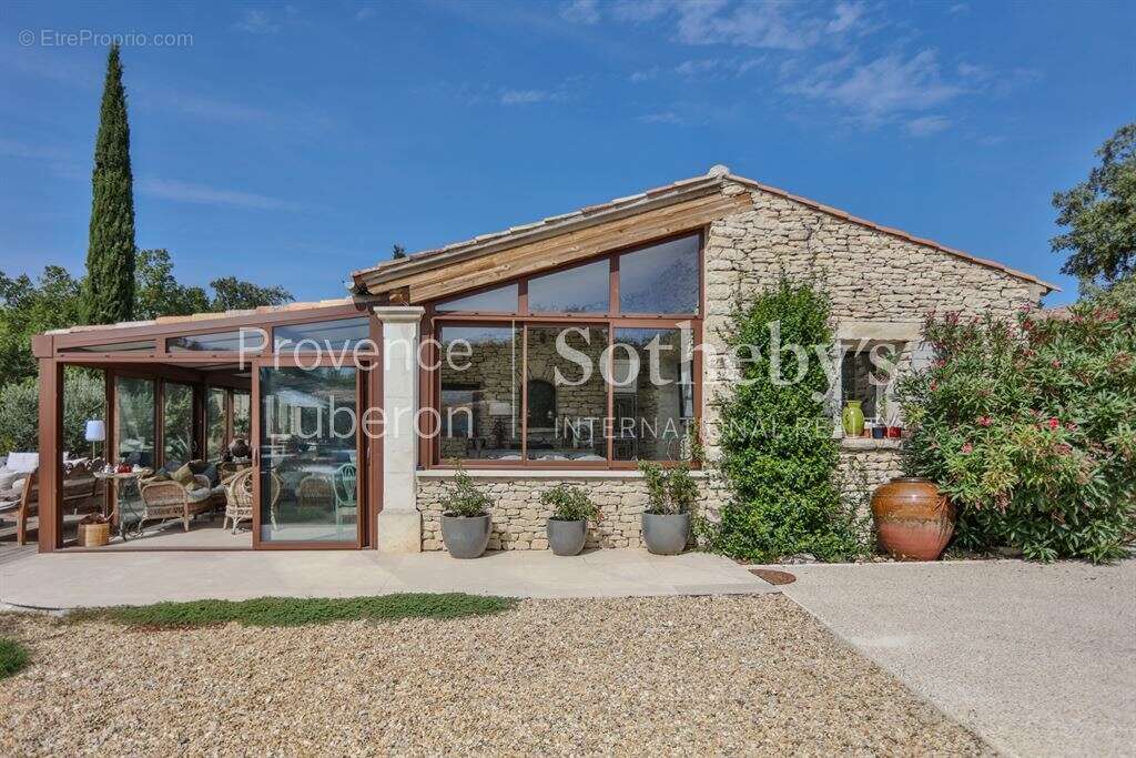 Maison à GORDES