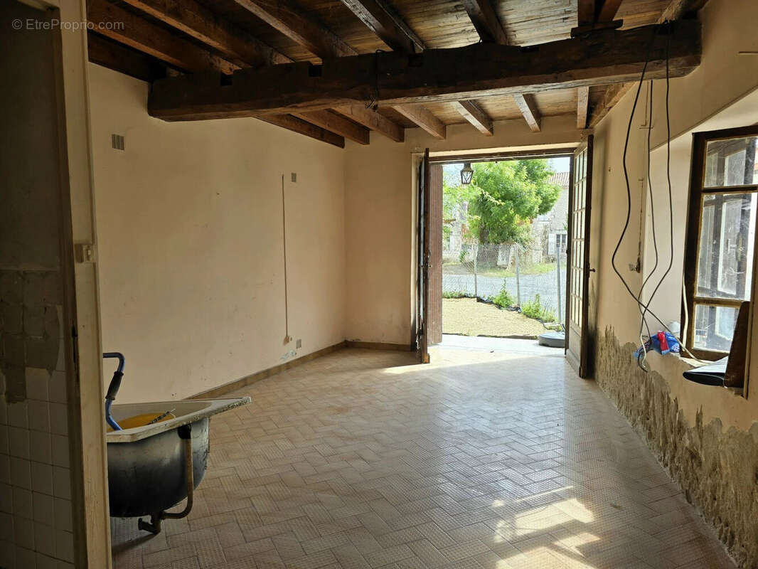 Maison à SAINT-PAUL-LIZONNE