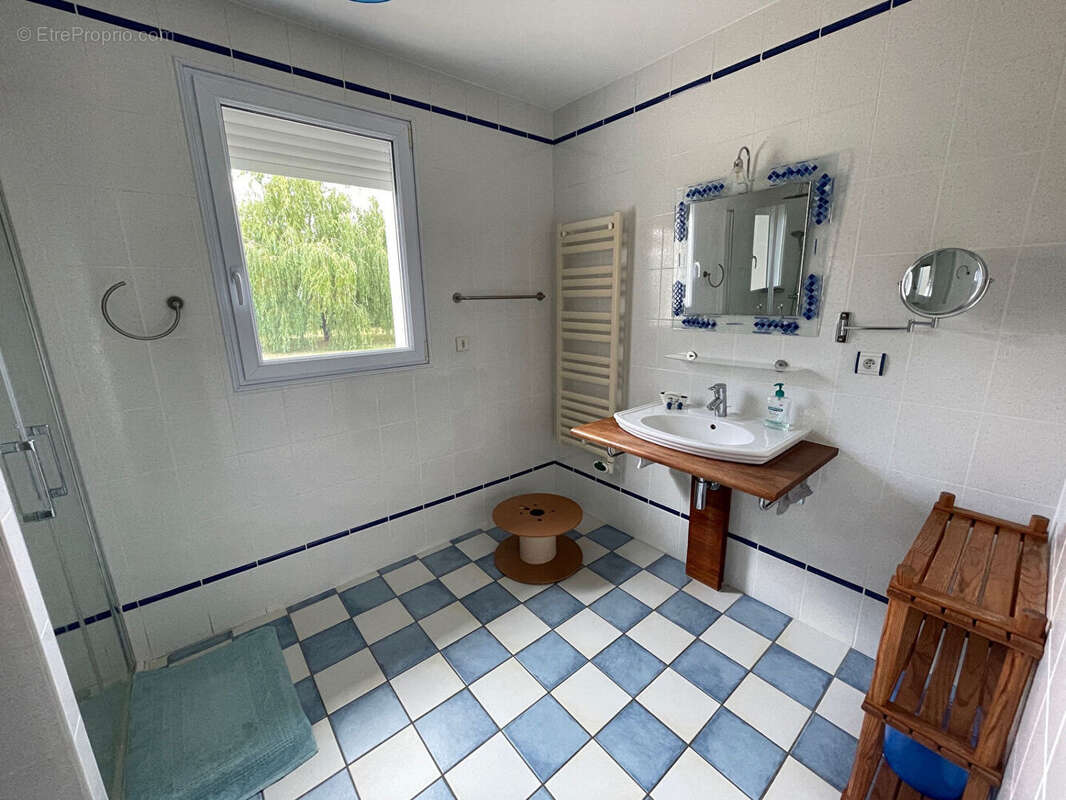 Maison à NOUAILLE-MAUPERTUIS