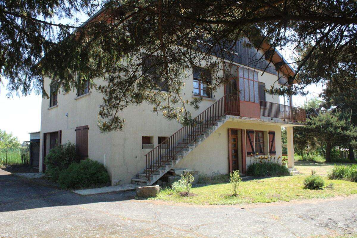 Maison à GRANDRIEU