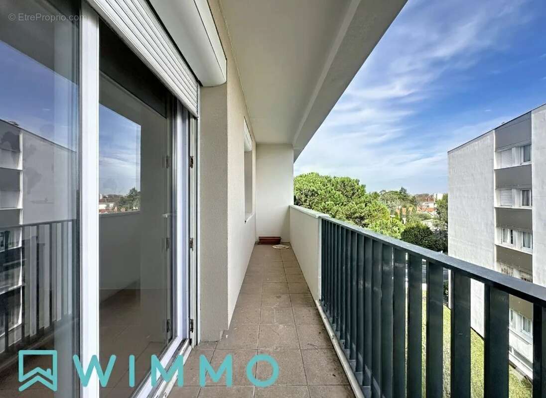 PESSAC CENTRE – Appartement T3 de 67m² avec balcon et stationnement – LÉO - photo 3