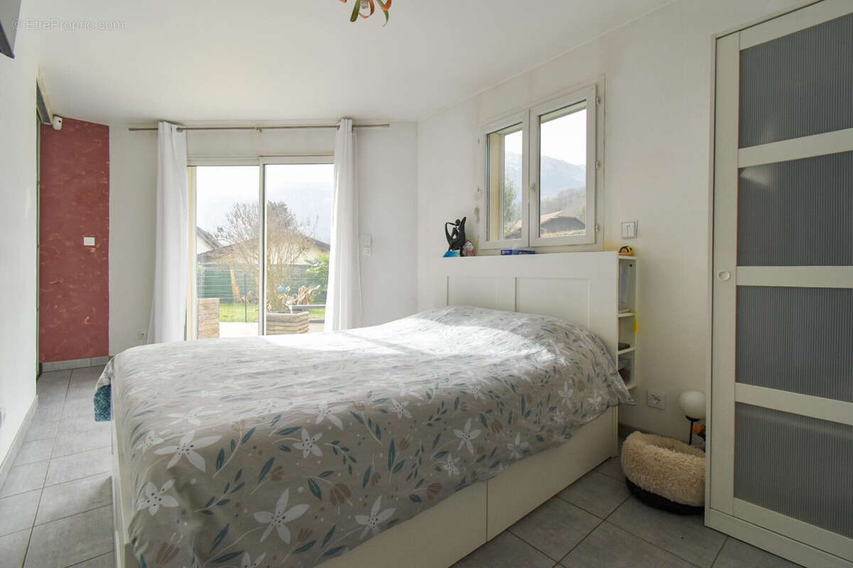 Maison 160 m² à Barraux  - photo 9