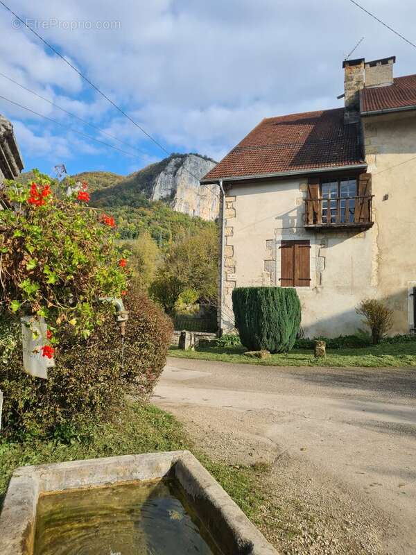 Maison à MOUTHIER-HAUTE-PIERRE