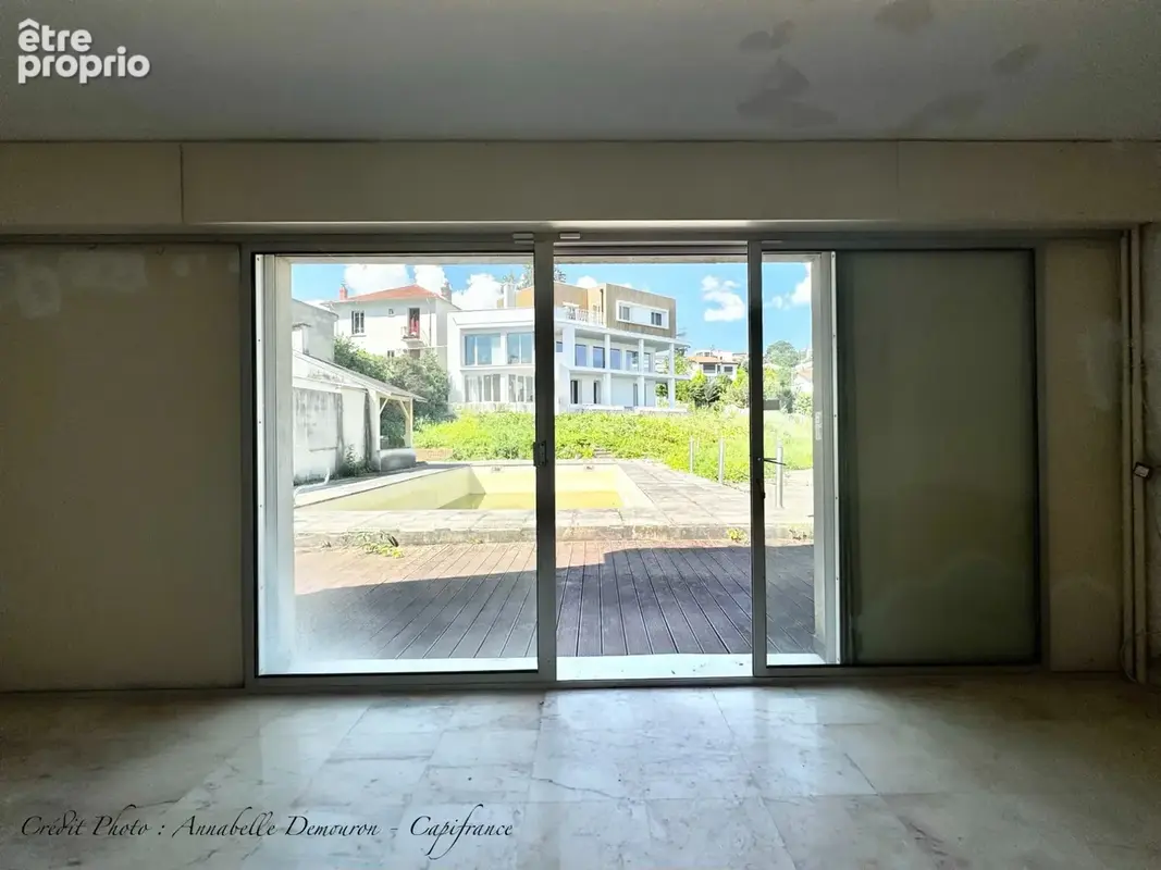 ROYAT - Grande maison familiale à rénover avec vue panoramique, terrain rare, piscine - photo 31